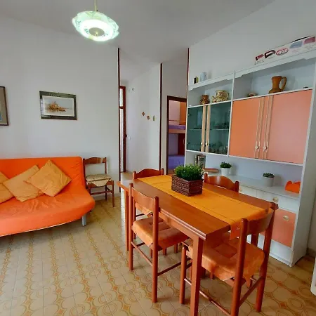 Apartman Adriana 4 *