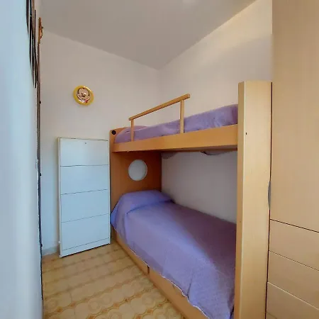 Apartman Adriana 4 *